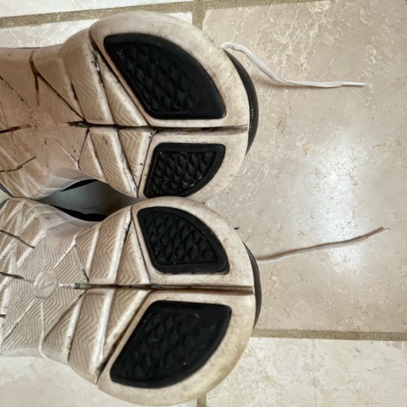 Nike “Free Run” black and white women’s size 8 running shoe. - Picture 7 of 11